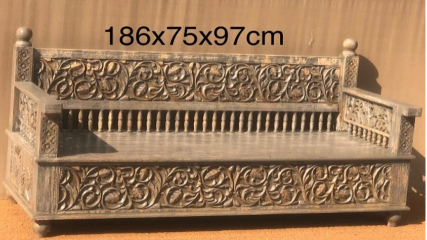 Hand-carved antique white Rajasthani daybed bench with scrolling vine frieze, turned spindle balusters and ball finial corner posts